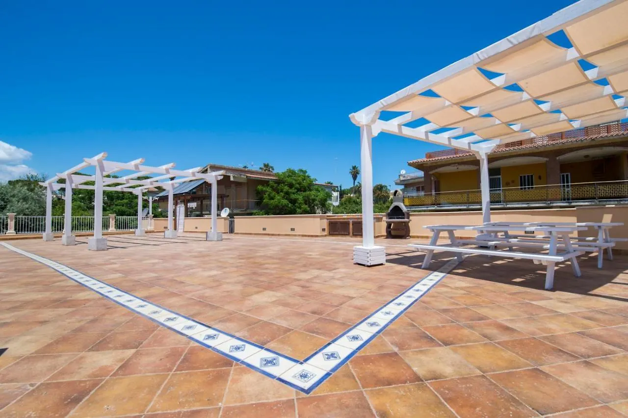 Villa Sajonara Elvira Fontane Bianche Apartment