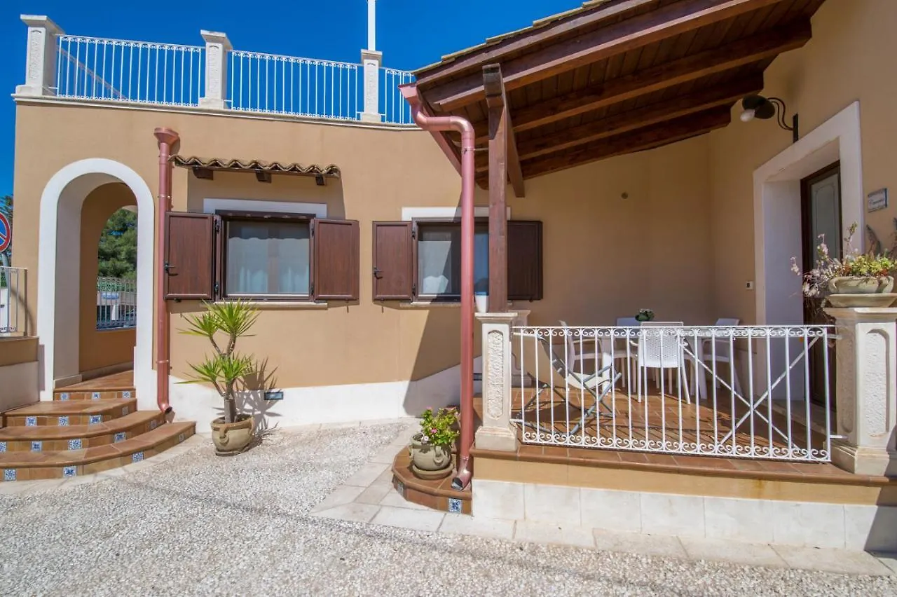 Villa Sajonara Elvira Fontane Bianche 0*,  Italy