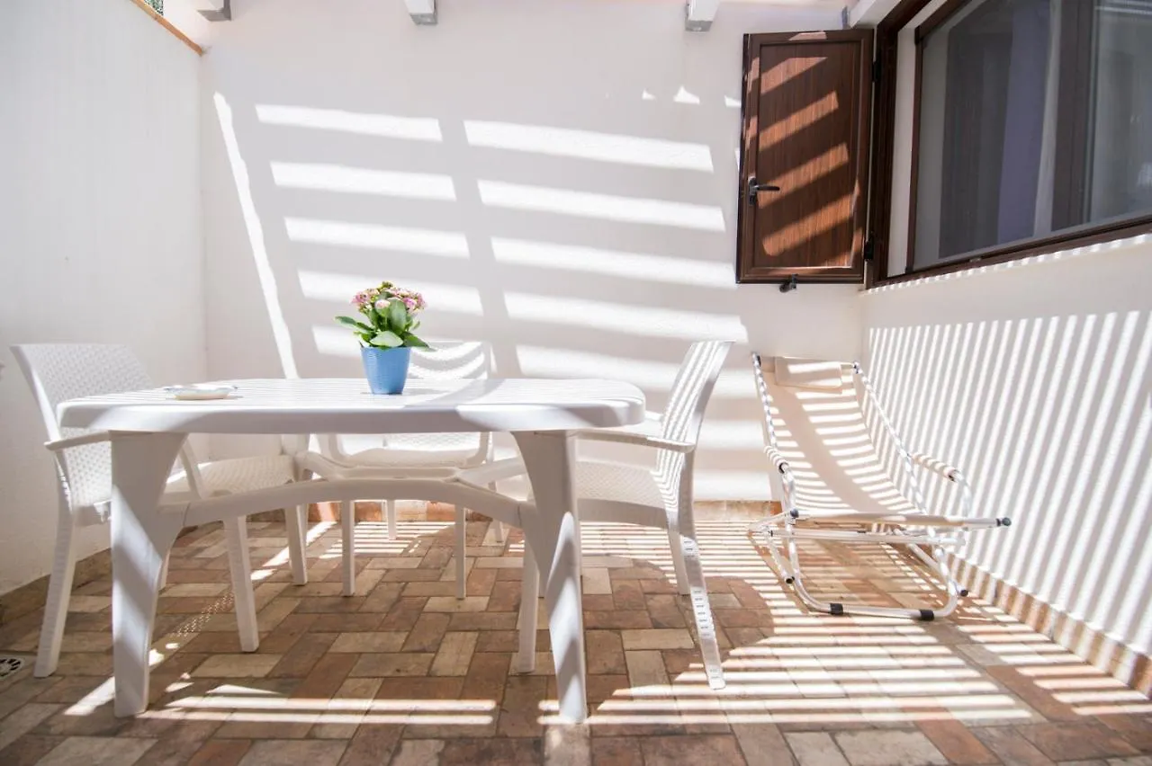Villa Sajonara Elvira Fontane Bianche Apartment